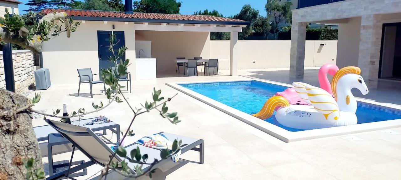 סבודרייה Villa Salvore - New Luxury House, Heated Pool, Near Beaches, Playroom - Istria מראה חיצוני תמונה
