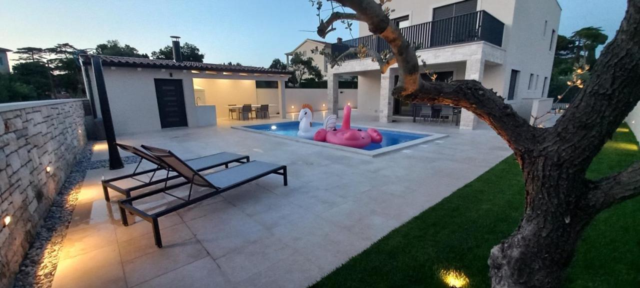 סבודרייה Villa Salvore - New Luxury House, Heated Pool, Near Beaches, Playroom - Istria מראה חיצוני תמונה