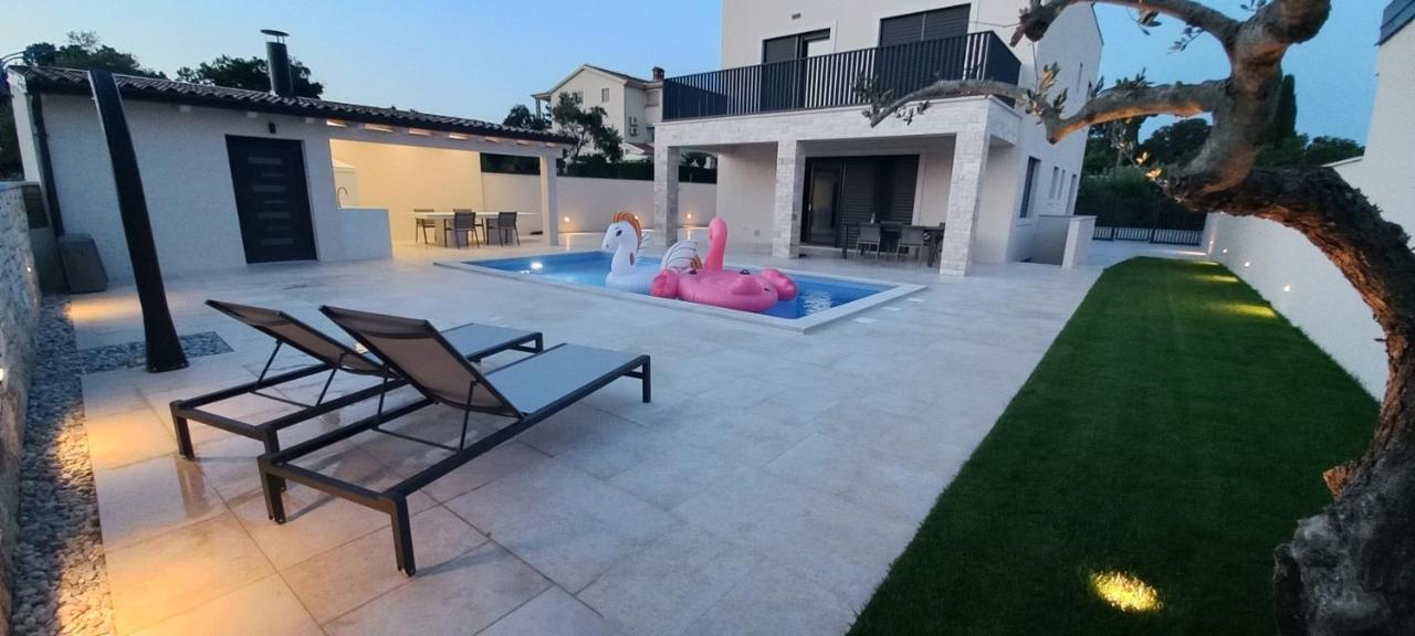 סבודרייה Villa Salvore - New Luxury House, Heated Pool, Near Beaches, Playroom - Istria מראה חיצוני תמונה