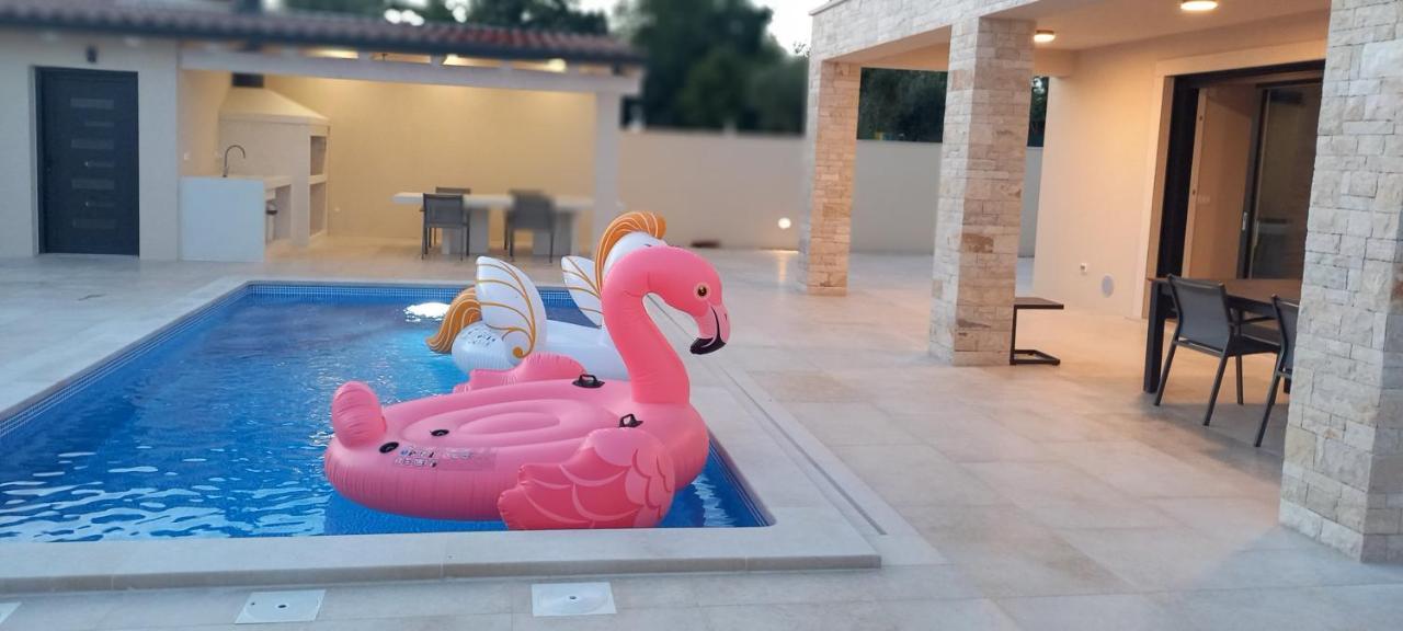 סבודרייה Villa Salvore - New Luxury House, Heated Pool, Near Beaches, Playroom - Istria מראה חיצוני תמונה
